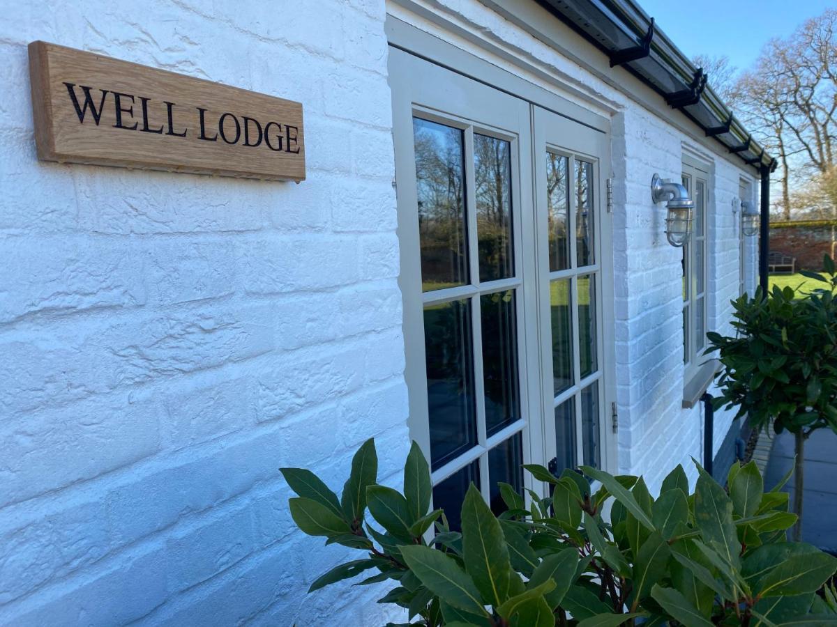 The Shepherds Huts & The Well Lodge At Ormesby Manor Ormesby Saint Michael Exteriér fotografie
